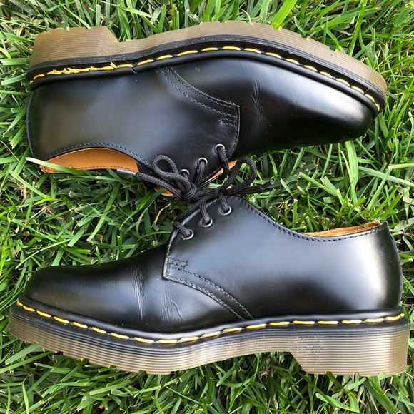 Dr. Martens 1A18/MX Pointed Toe Flats - Picture 5 of 16